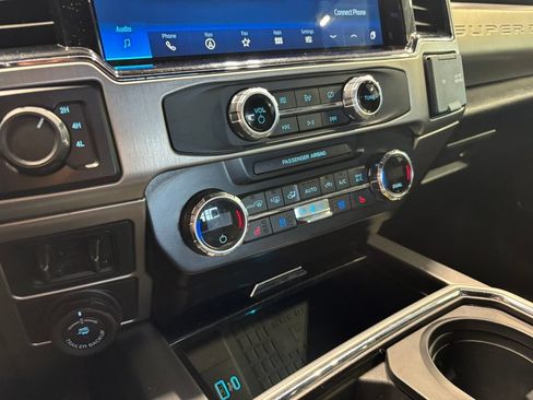 Used 2022 Ford F350 Platinum AWD/4WD image 21