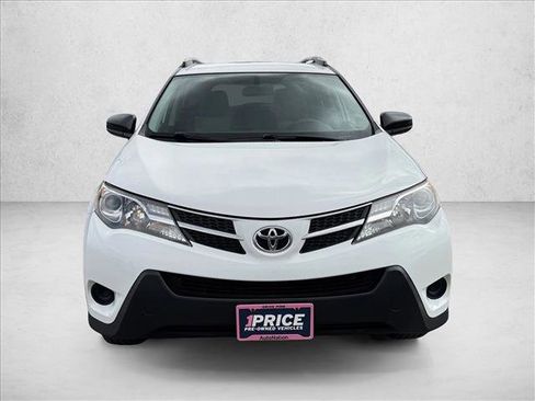 Used 2015 Toyota RAV4 LE image 2
