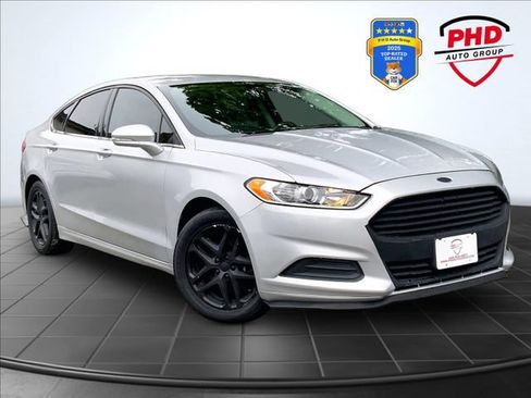 Used 2016 Ford Fusion SE FWD image 1