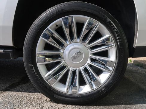 Used 2017 Cadillac Escalade Platinum AWD/4WD image 59