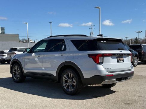 New 2026 Ford Explorer Active AWD/4WD image 7