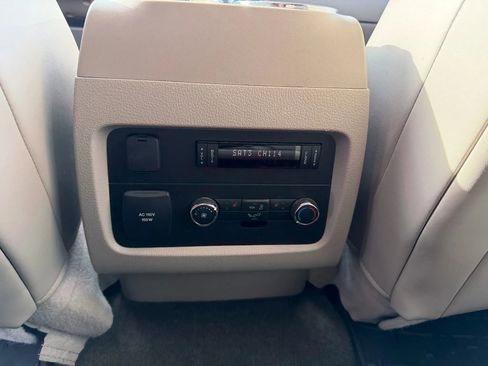 Used 2016 Lincoln Navigator Select image 30