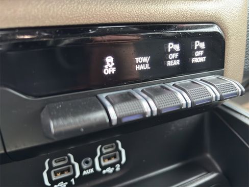 Used 2022 RAM 1500 Laramie image 12