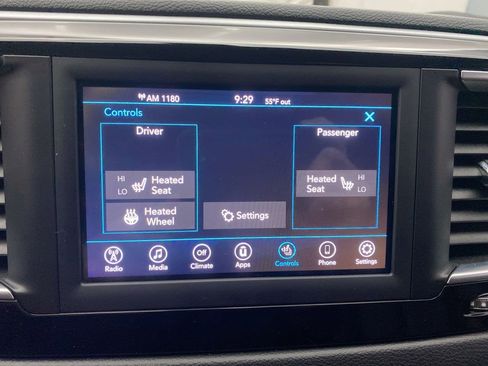Used 2019 Chrysler Pacifica Touring-L w/ S Appearance Package FWD image 19
