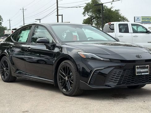 New 2026 Toyota Camry SE FWD image 3