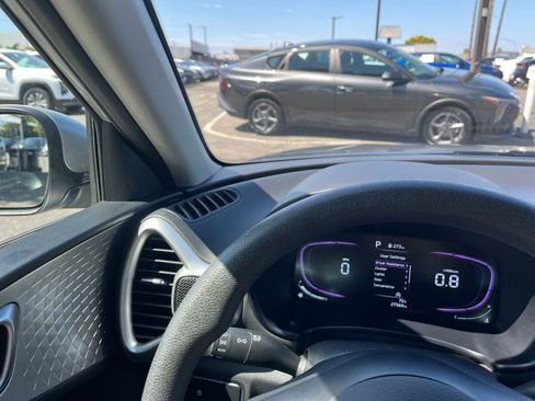 Used 2025 Kia Soul LX w/ LX Technology Package FWD image 34