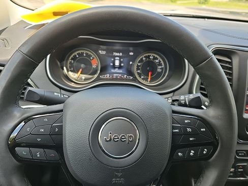 Used 2023 Jeep Cherokee Altitude Lux AWD/4WD image 20
