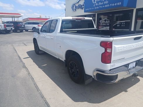 Used 2022 Chevrolet Silverado 1500 LT AWD/4WD image 8