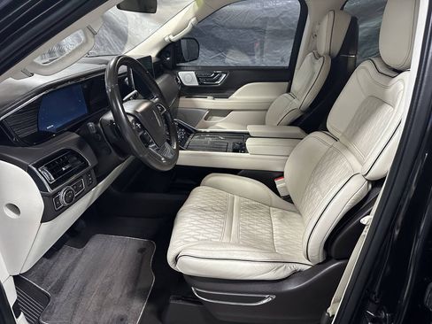 Used 2020 Lincoln Navigator L Black Label w/ Cargo Convenience Package AWD/4WD image 10