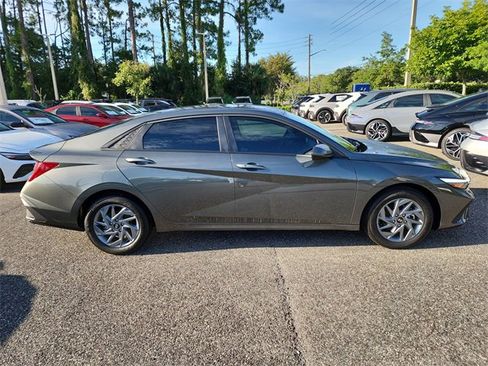 New 2025 Hyundai Elantra Blue image 2