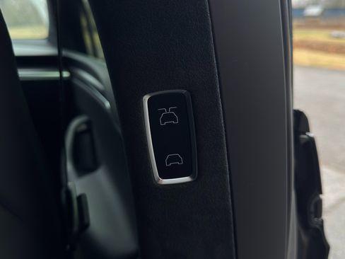 Used 2023 Tesla Model X Plaid image 44