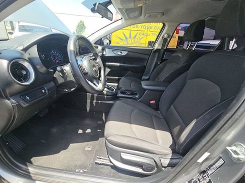 Used 2023 Kia Forte LXS FWD image 5