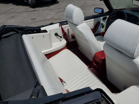Used 1988 Ford Mustang GT RWD image 18