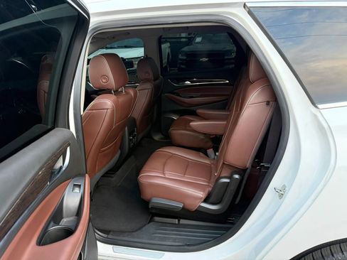 Used 2019 Buick Enclave Avenir w/ Avenir Technology Package AWD/4WD image 28