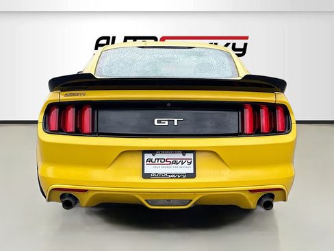 Used 2017 Ford Mustang GT RWD image 6