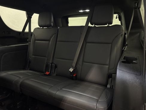 Used 2024 Chevrolet Suburban LT image 30