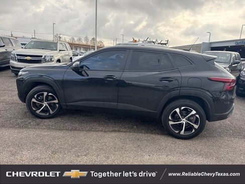 Used 2025 Chevrolet Trax RS w/ Sunroof Package image 5