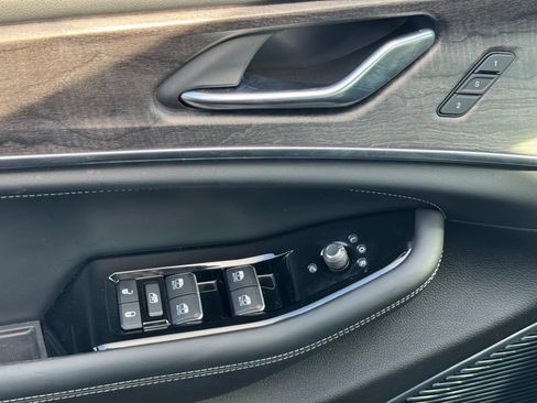 Used 2022 Jeep Grand Cherokee L Overland AWD/4WD image 19