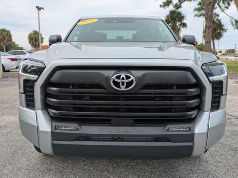Used 2022 Toyota Tundra SR5 w/ SR5 Convenience Package AWD/4WD image 9