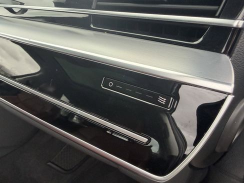 Used 2020 Audi S8 L w/ S8 Executive Package image 35