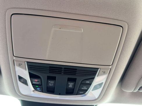Used 2024 Acura MDX SH-AWD w/ Technology Package image 31