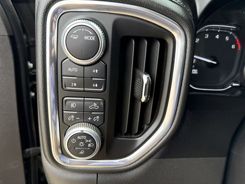 Used 2020 GMC Sierra 1500 SLT image 17