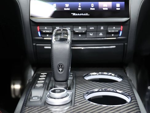 Used 2022 Maserati Quattroporte Trofeo RWD image 39