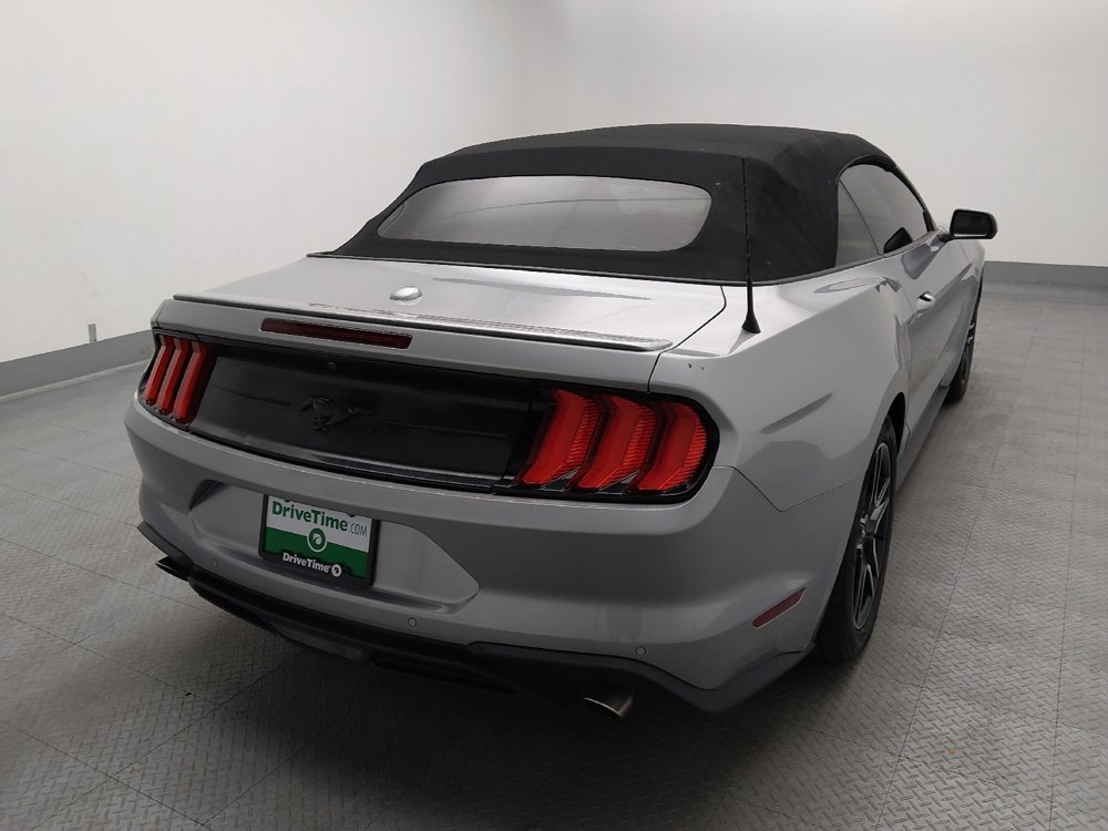 Used 2022 Ford Mustang Premium RWD image 7