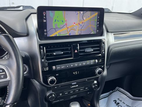 Used 2023 Lexus GX 460 Premium w/ Accessory Package AWD/4WD image 14