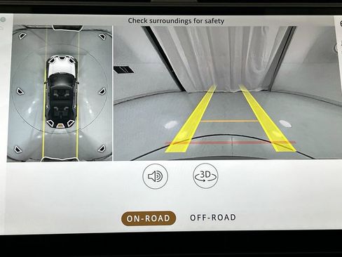 Certified 2025 Land Rover Discovery S AWD/4WD image 15