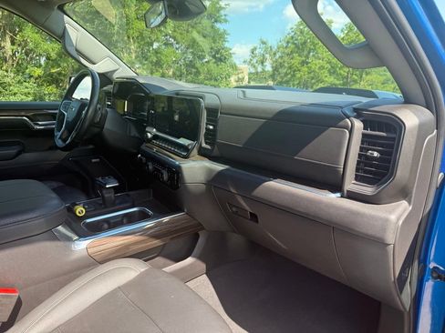 Used 2024 Chevrolet Silverado 1500 LT Trail Boss w/ LT Trail Boss Premium Package AWD/4WD image 28