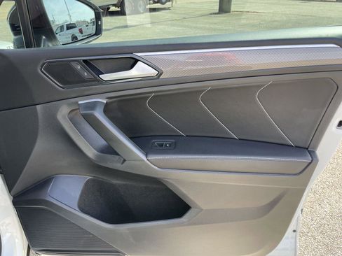 Used 2024 Volkswagen Tiguan SE R-Line image 45