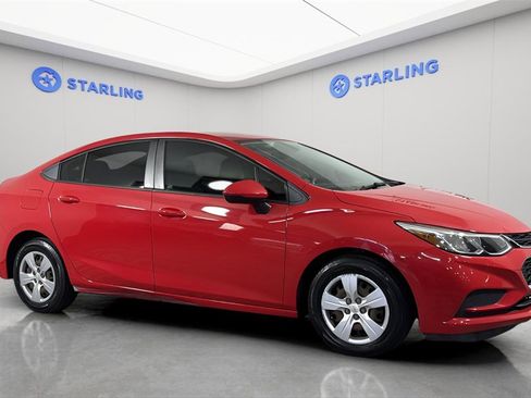 Used 2018 Chevrolet Cruze LS image 12