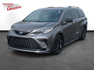 Used 2022 Toyota Sienna XSE video 1