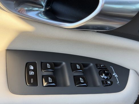 New 2026 Volvo XC90 B5 Plus image 17