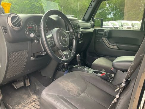Used 2014 Jeep Wrangler Unlimited Sport w/ Quick Order Package 24S AWD/4WD image 13
