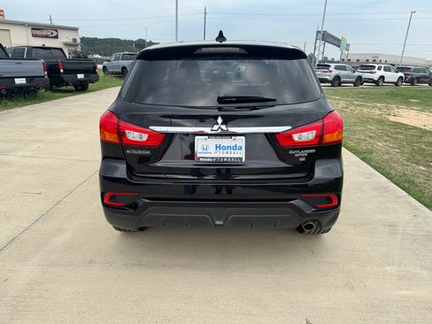 Used 2019 Mitsubishi Outlander Sport SE FWD image 7