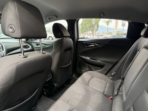 Used 2018 Chevrolet Malibu Hybrid w/ Driver Confidence Package image 16