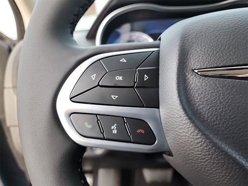 New 2023 Chrysler 300 Touring w/ Sport Appearance Package image 9