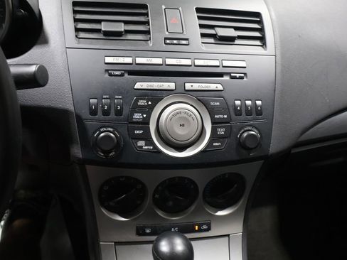 Used 2010 MAZDA MAZDA3 i Sport image 23