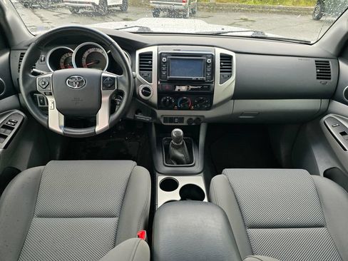 Used 2014 Toyota Tacoma 4x4 Double Cab w/ TRD Sport Package image 5