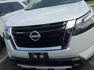 Used 2025 Nissan Pathfinder Platinum FWD video 1