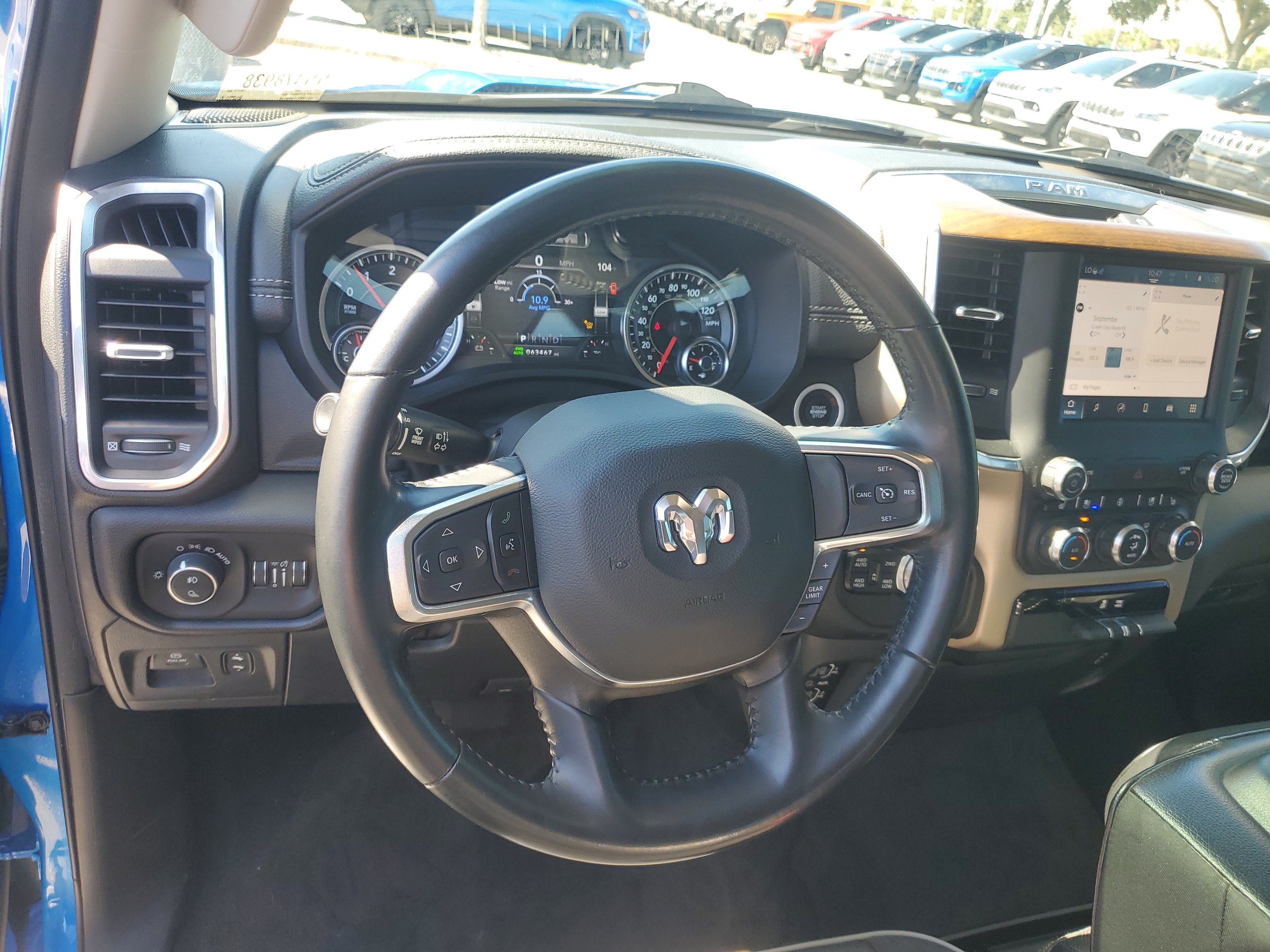 Used 2022 RAM 1500 Laramie AWD/4WD image 15