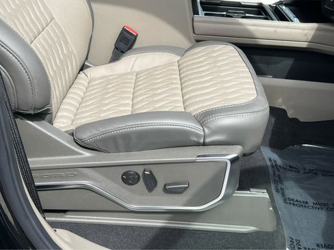 Certified 2025 Ford F450 Platinum w/ Platinum Plus Package AWD/4WD image 18