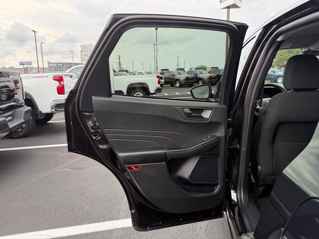 Used 2024 Ford Escape Active AWD/4WD image 9