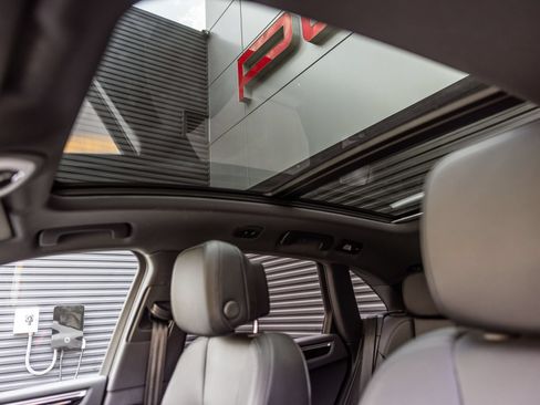 Certified 2023 Porsche Macan AWD/4WD image 21