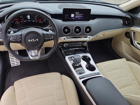 Used 2023 Kia Stinger GT2 image 10