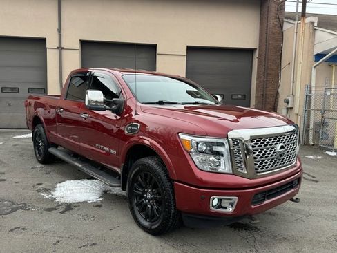 Used 2016 Nissan Titan PRO-4X image 3