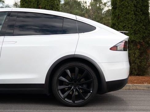 Used 2020 Tesla Model X Long Range image 10