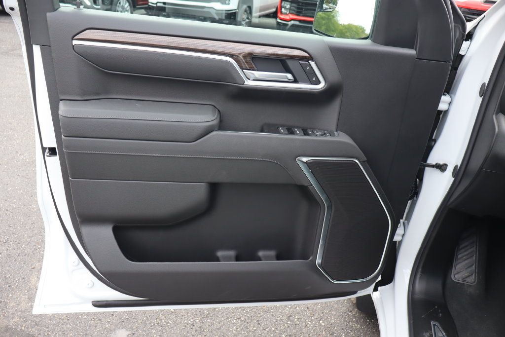 New 2026 Chevrolet Silverado 1500 LT AWD/4WD image 4